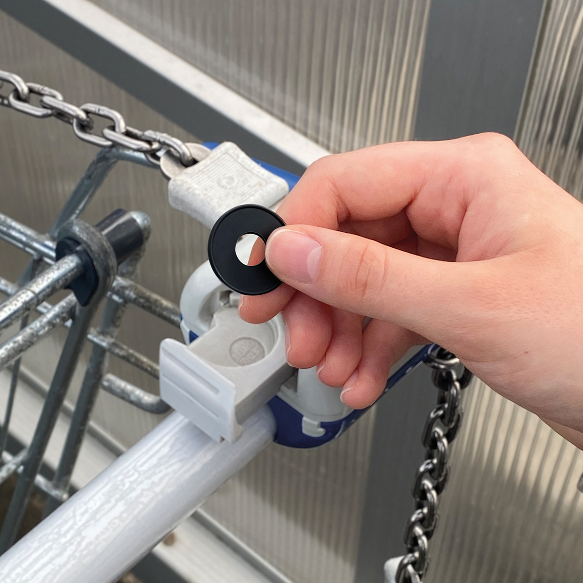 Chiphalter mit zwei 1€-Chips "Auto" als Werbeartikel mit Logo bedrucken